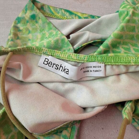 Bershka Crop Top Cut-out Green Spaghetti Strap Sexy Festival Clubwear Medium Y2K - Picture 5 of 5